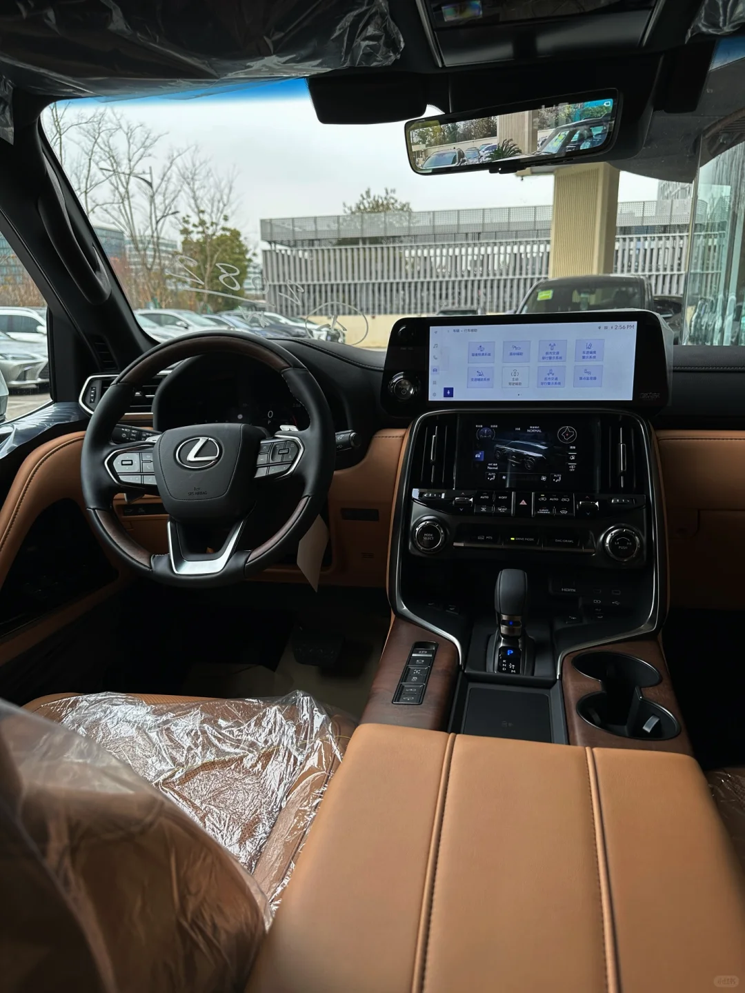 全新一代雷克萨斯LX美规版经销商小幅度让利