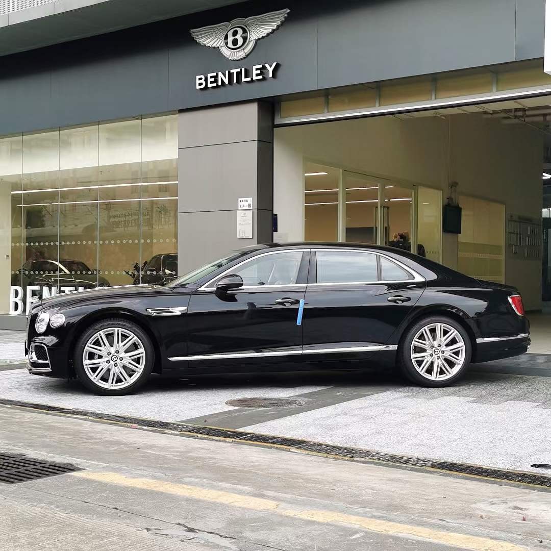 成都宾利飞驰目前售价251万起 欢迎上门试驾